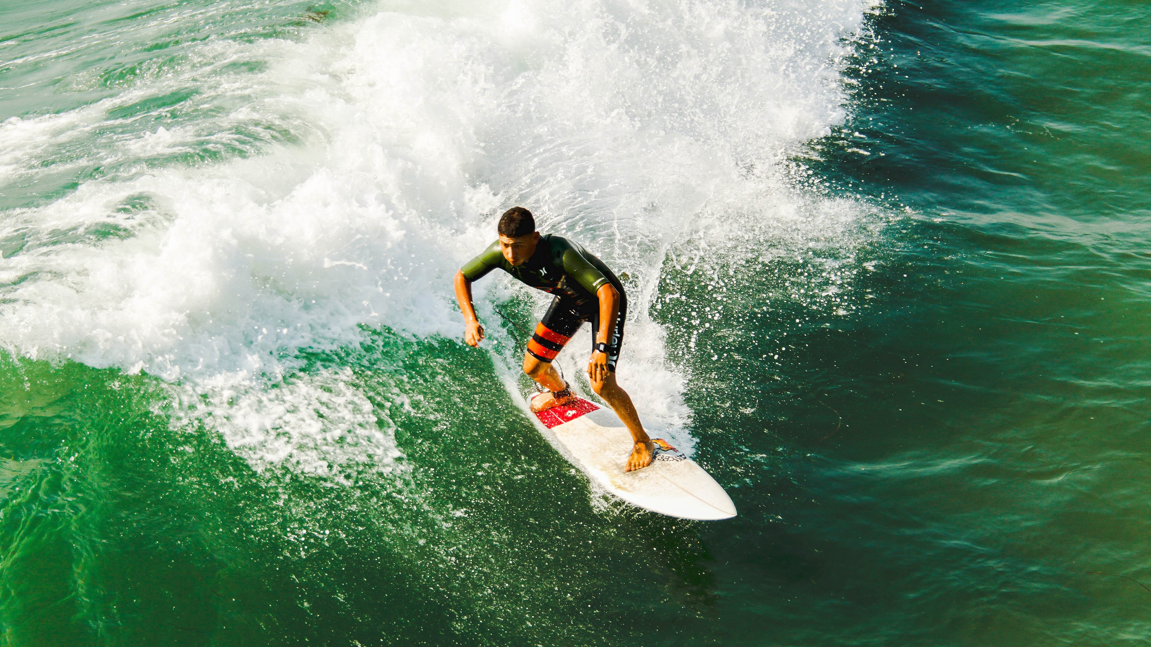 英超激烈未止：悬念环环相扣，精彩无限！，英超bha